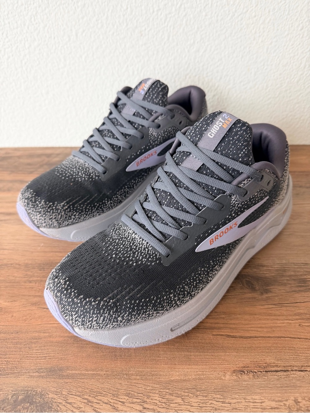 Brooks Womens Ghost Max 2 Ebony/Sweet Lavender/Alloy (Size: 10.5-B) MINT/WORN 1X